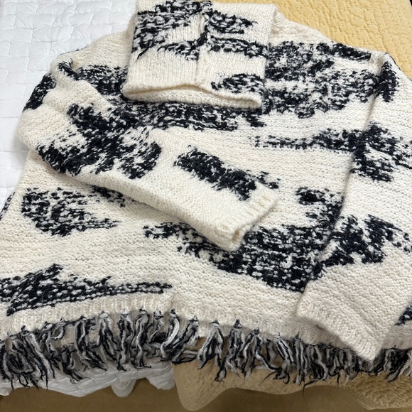 Zara Sweater - Picture 1 of 2